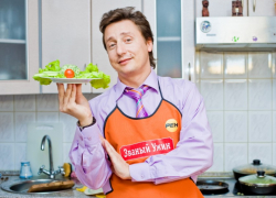 Ведущий шоу «Званый ужин»: три малоизвестных факта об уроженце Таганрога Александре Ковалеве