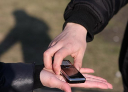 Безработный мужчина ограбил жителя Таганрога на 50 тысяч рублей