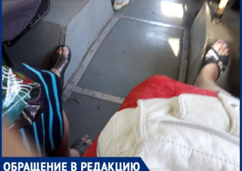 Для того чтобы проехаться на таганрогских маршрутках, бабушки вынуждены брать с собой стулья 