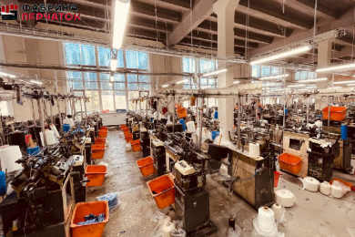 Сотрудники на производство рабочих перчаток в «Фабрика перчаток»