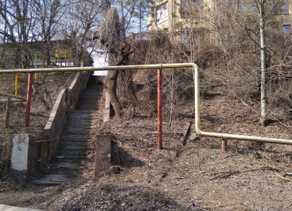 Укромная безымянная лестница в Таганроге - она могла бы украсить город