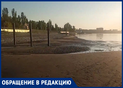 Плавать в какашках: в районе пляжа под Таганрогом сливают канализацию? Видео пузырящегося моря