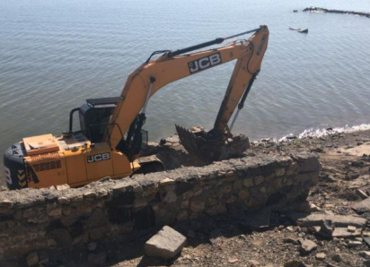 У Центрального пляжа Таганрога появился шанс: начались восстановительные работы