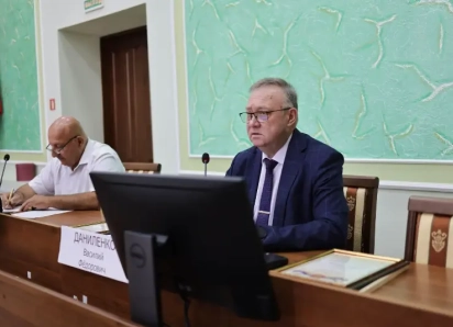 6 новостей района и 35 репостов от губернатора: как выглядит канал главы Неклиновского района Василия Даниленко