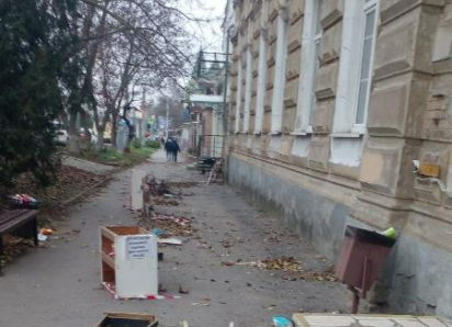 Страшно ходить: таганрожцы стыдят в соцсетях администрацию за состояние исторического особняка