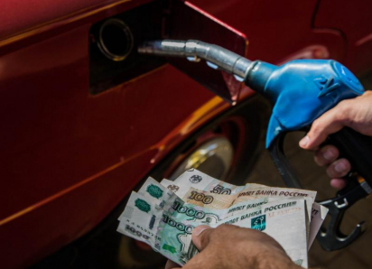 Топливо дорожает: на сколько выросли цены на бензин в Таганроге и области за год