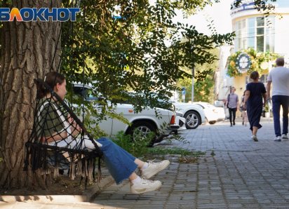Центральная артерия: Петровская улица в Таганроге - атмосферный фоторепортаж
