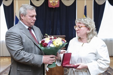Губернатор Ростовской области вручил государственные награды
