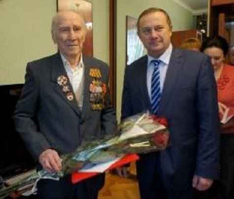 Ветеран из Таганрога получил медаль из рук Владимира Путина