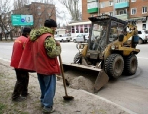 Таганрогские автовладельцы мешают чистке городских дорог