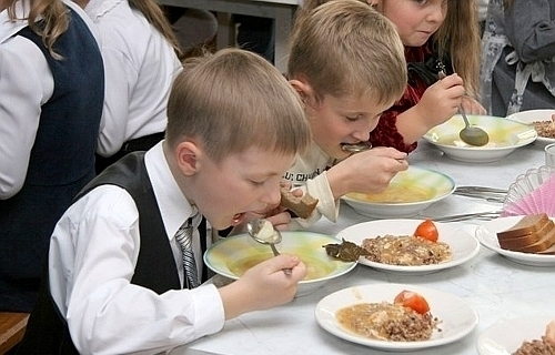 В Ростовской области детей кормили просроченными  продуктами