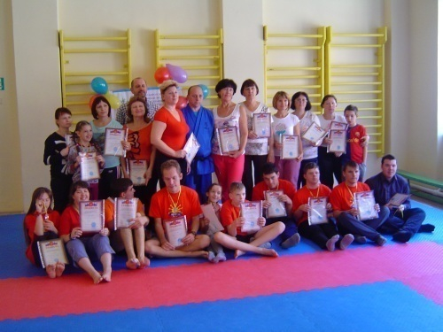 В Таганроге родители детей с ограниченными возможностями устроили спортивный праздник