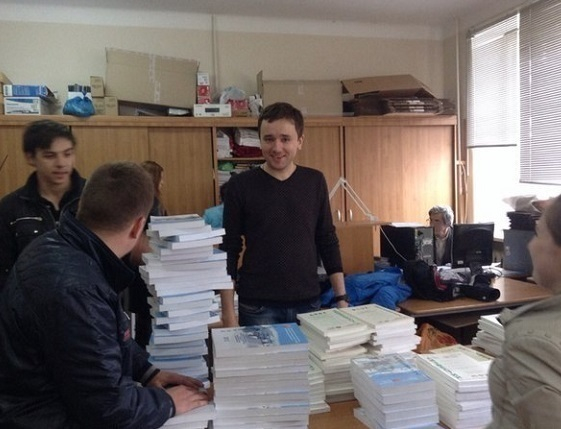 Таганрогские студенты собрали почти четыре тонны макулатуры