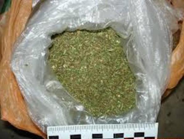 В автомобиле жителя Матвеево-Курганского района обнаружили более 140 граммов марихуаны