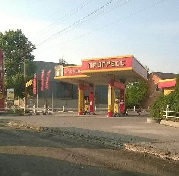 Дорожные рабочие лишили АЗС клиентов в Таганроге