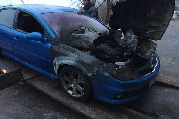 В Таганроге злоумышленники подожгли автомобиль