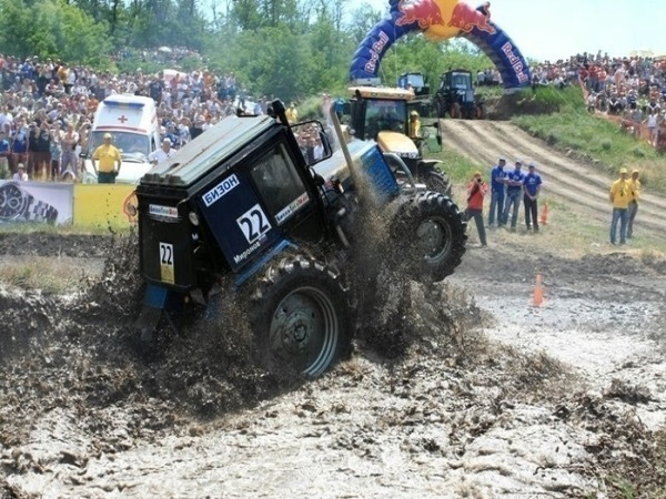 Ежегодные гонки на тракторах под Ростовом состоятся в июне