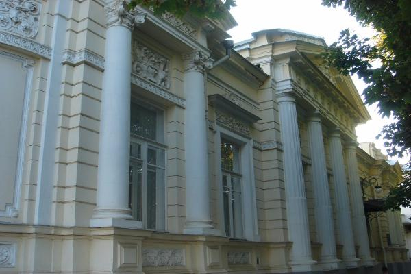 Более 1 миллиона рублей потрачено на мебель в кабинет руководителя «центра реабилитации»