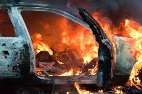 В Таганроге за считанные минуты сгорел автомобиль