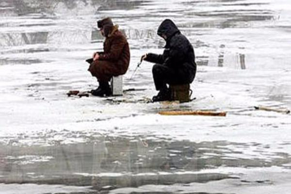 В Ростовской области зафиксированы случаи провала людей под лёд