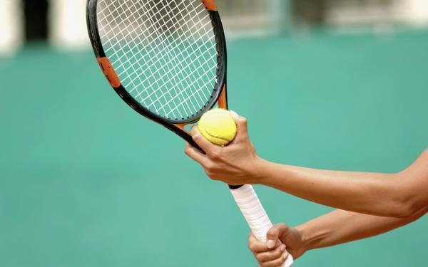 Таганрогские теннисисты заняли первые места в юношеском турнире