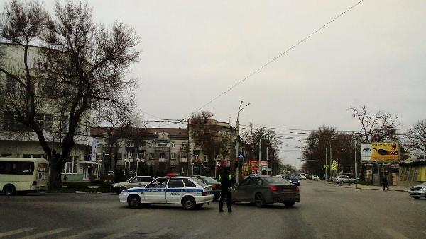 Из заведений центральной улицы Таганрога эвакуируют людей