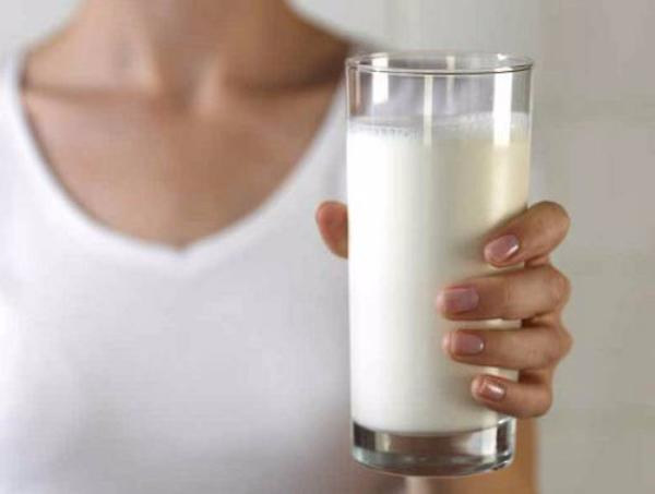 Жителям Таганрога посоветовали быть острожными при покупке молока