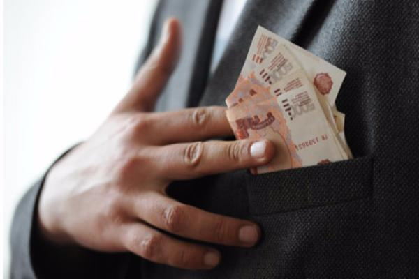 Скандально известного таганрогского предпринимателя обвиняют в краже денег у детей-сирот