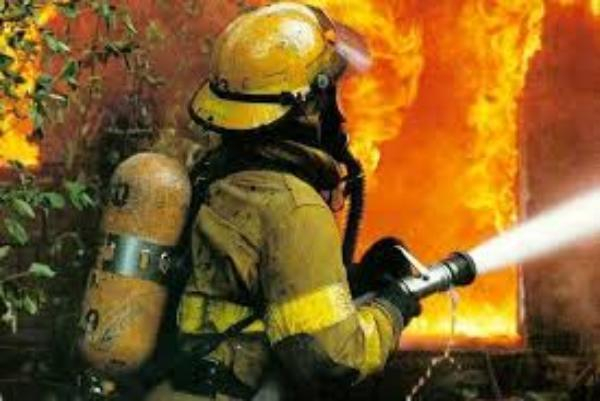 В Таганроге при пожаре двухэтажного дома погибли два человека