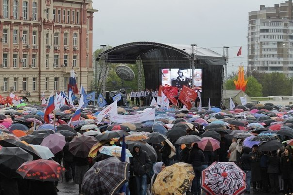 Таганрожцы приняли участие в массовом исполнении песни «День Победы» в Ростове