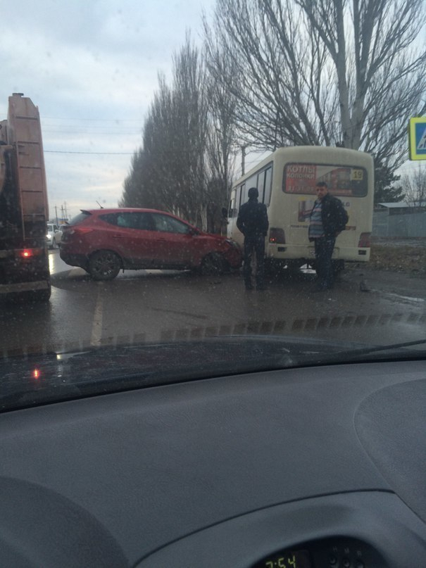 В Таганроге произошло очередное ДТП с участием маршрутки