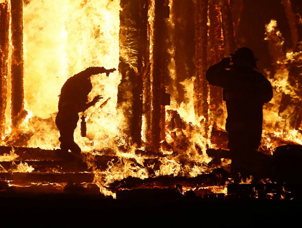 Двое рабочих заживо сгорели во время покрасочных работ в Таганроге