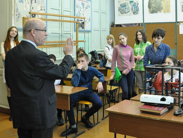 Ростовские чиновники от «образования» отчитались за увольнение учителя Макаренко