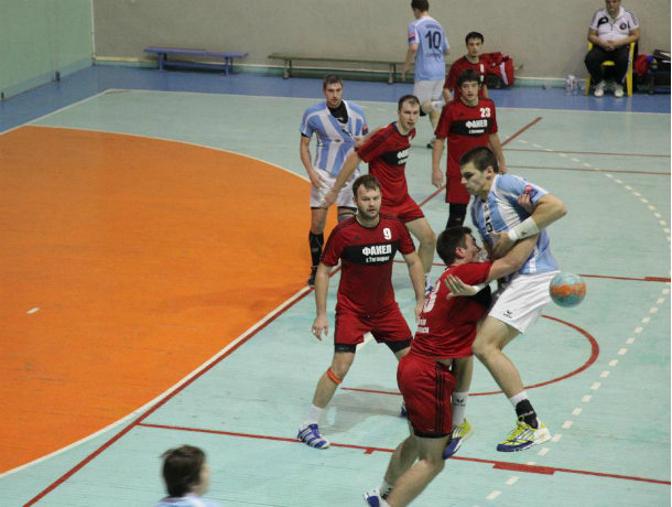 Всероссийские соревнования по гандболу проходят в Таганроге на этой неделе
