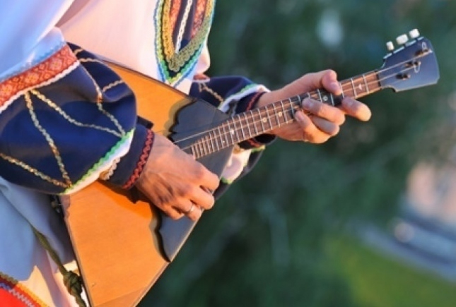 Сегодня День балалайки — международный праздник музыкантов-народников