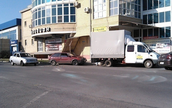В Таганроге в результате тройного ДТП пострадал мужчина