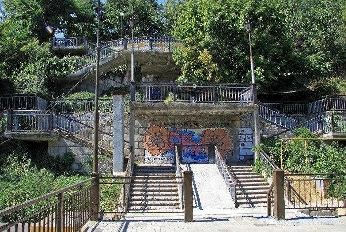 Новую каменную лестницу в Таганроге возможно закроют