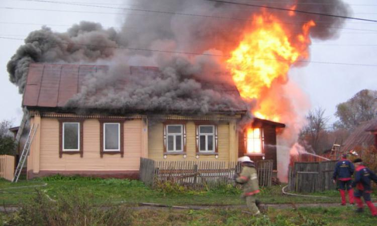 В Матвеево – Курганском районе при пожаре погибла женщина