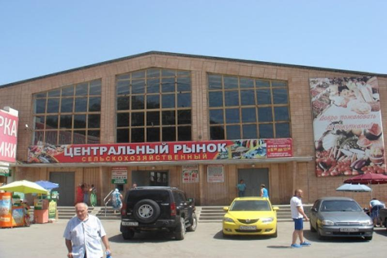 Директор рынка в Таганроге поручил заливать всё дезраствором