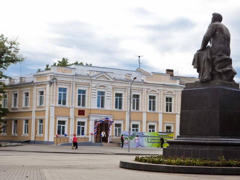 2.5 млн выделил губернатор для ремонта гостиного двора Таганрога