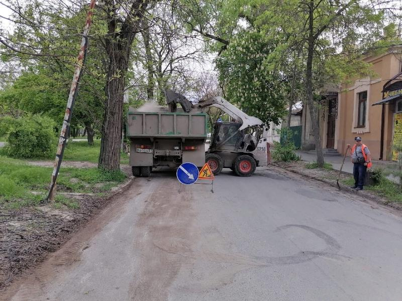С улиц Таганрога вывезли 3590 кубометров грунта
