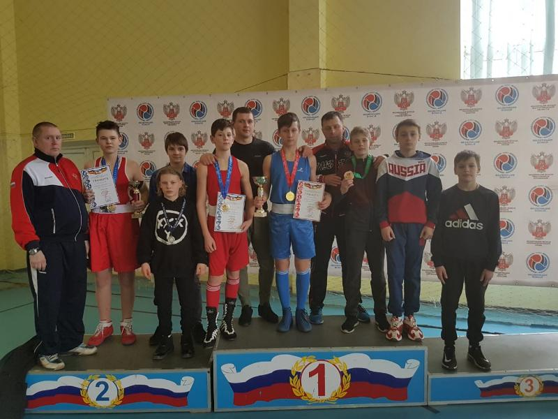 Таганрожцы привезли пять медалей с Первенства области по боксу