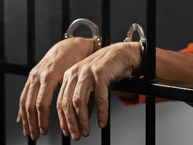 До 20 лет тюрьмы грозит 23-летнему таганрожцу, у которого нашли 16 свертков с наркотиками