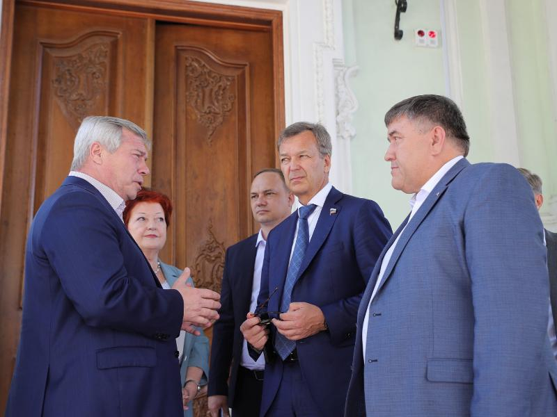 Посетив Таганрог, губернатор потребовал ускорить темпы преобразования города
