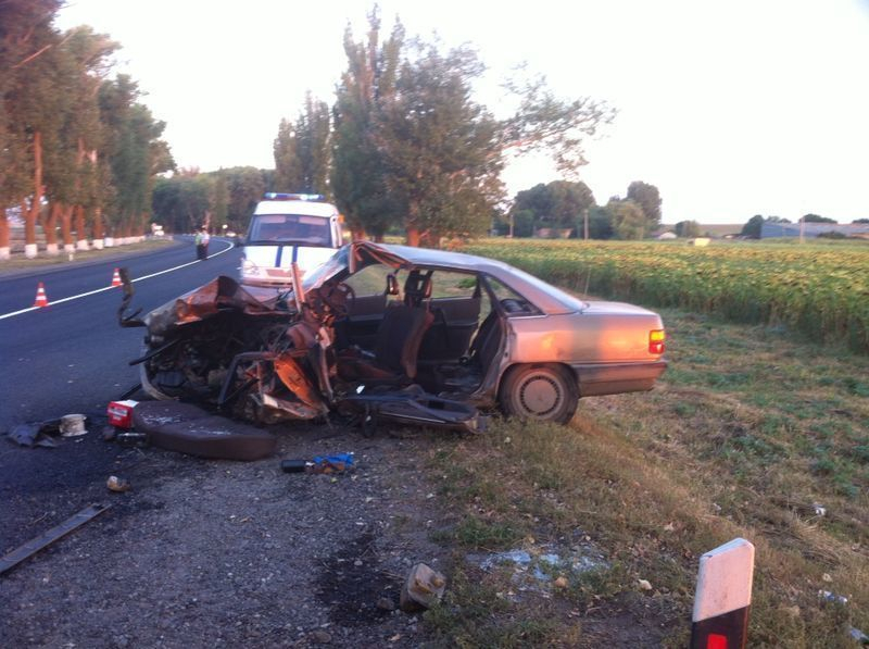 На трассе «Ростов-Таганрог» в результате ДТП погибли оба водителя иномарок
