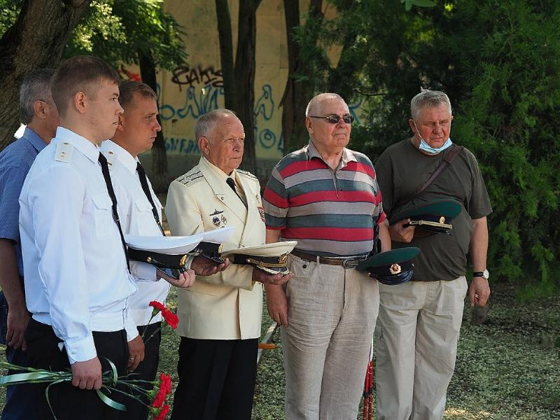 «Поэтому и был выбран Таганрог»: в честь Дня ВМФ делегация областного Заксобрания посетила приморский город