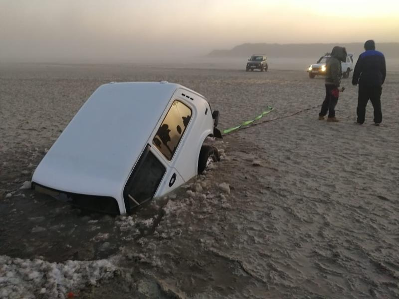 Несколько машин «засосало» в местах сгона Таганрогского залива