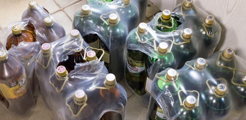 В Ростовской области донские таможенники задержали около 800 литров контрабандного пенного напитка
