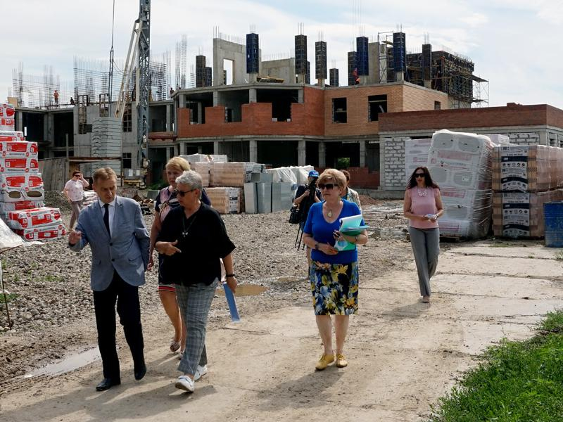 Штрафы применили к подрядчику, строящему садик на Мариупольском шоссе Таганрога