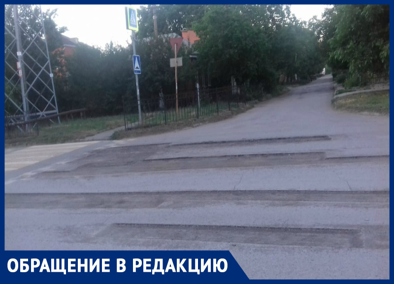 Ремонт дороги для «отвода глаз»  в Таганроге